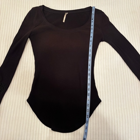 Free People Thermal Waffle Knit Lace Cuff Curved Hem Faded Black Women's Size M - Picture 11 of 12